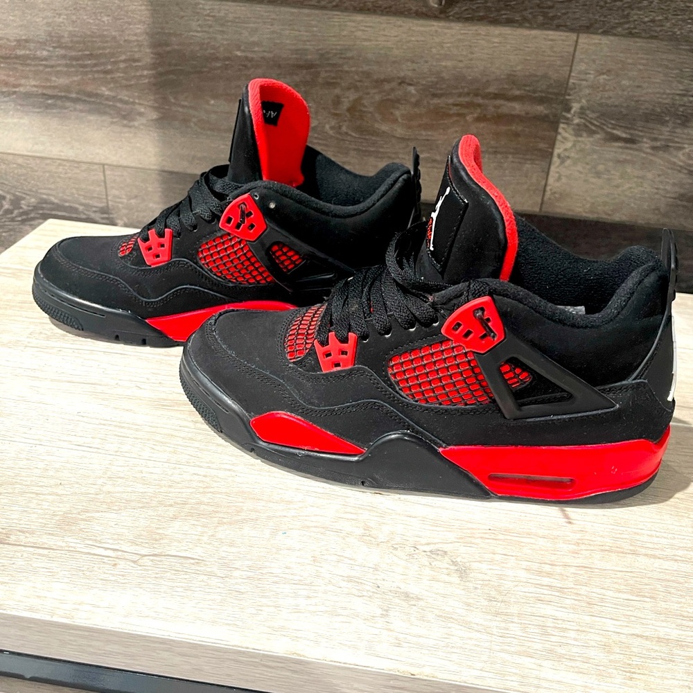 🔥JORDAN 4 RED THUNDER🔥 size 6.5